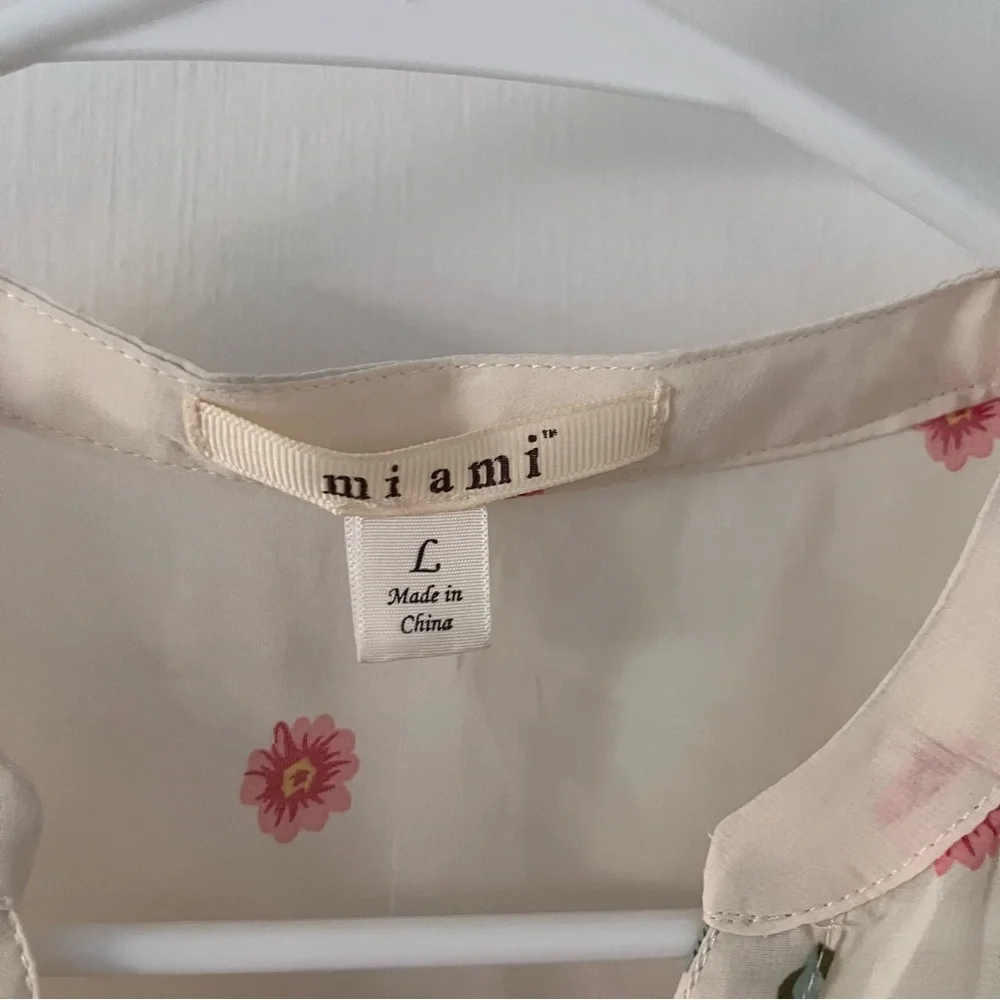 Mi Ami Francesca’s Floral Sleeveless Blouse Size Large Cream Multicolor - Picture 3 of 9